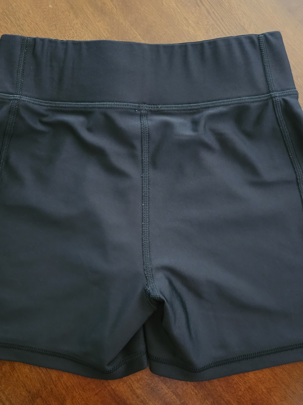 NWOTs Under Armour Women's Compression Performance Shorts - Picture 2 of 3